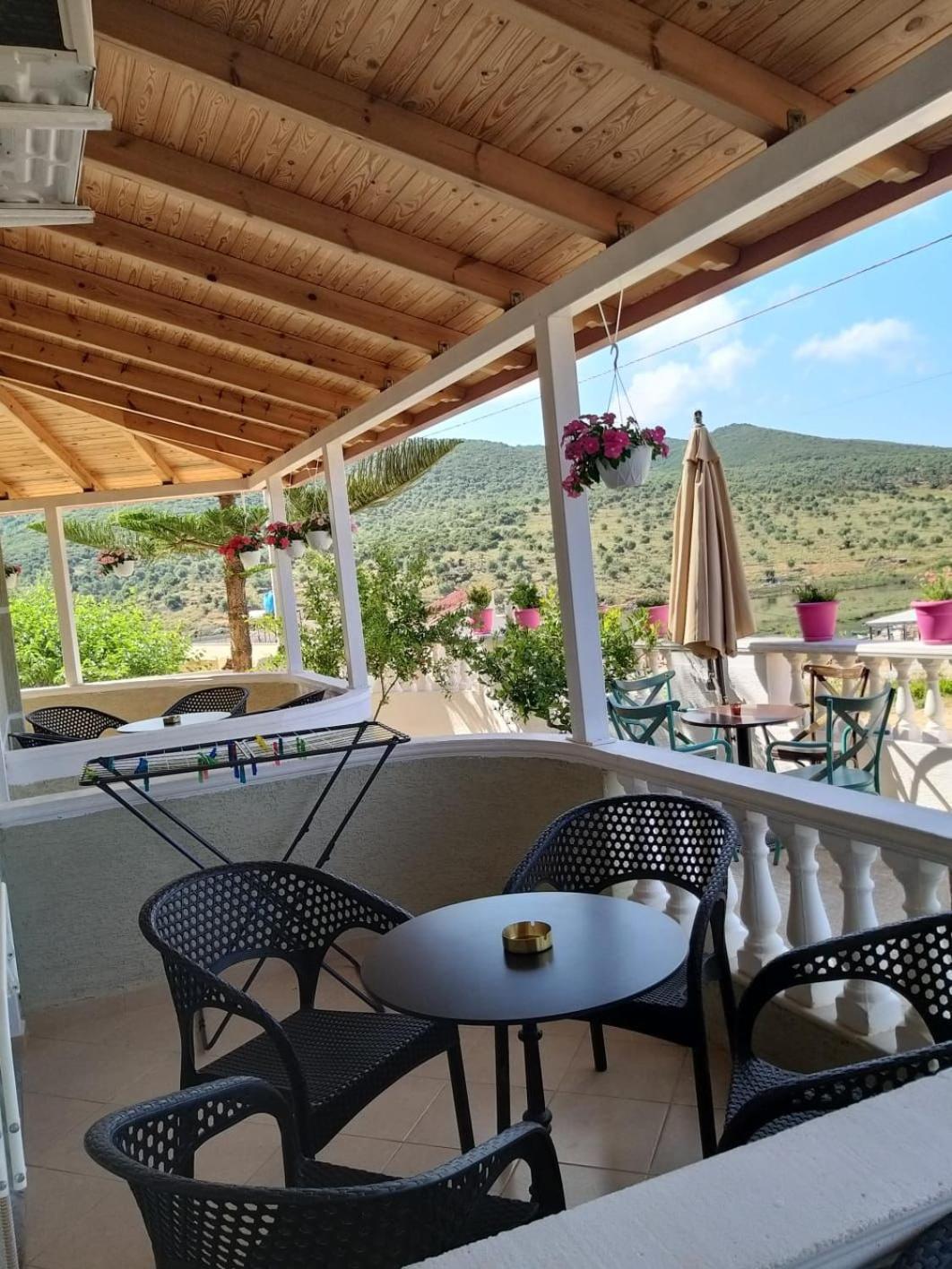 Villa Sarti Ксамил Екстериор снимка