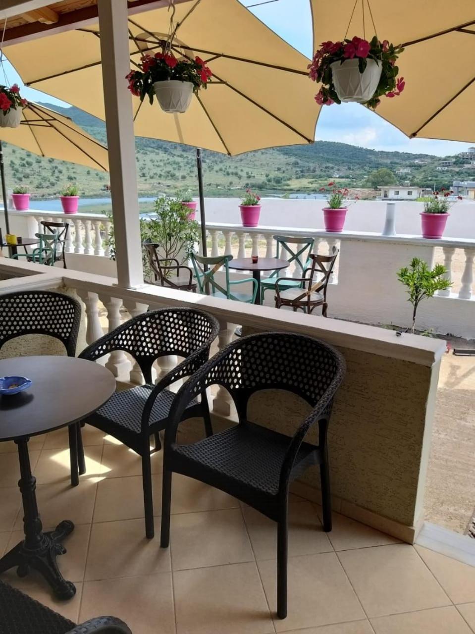 Villa Sarti Ксамил Екстериор снимка