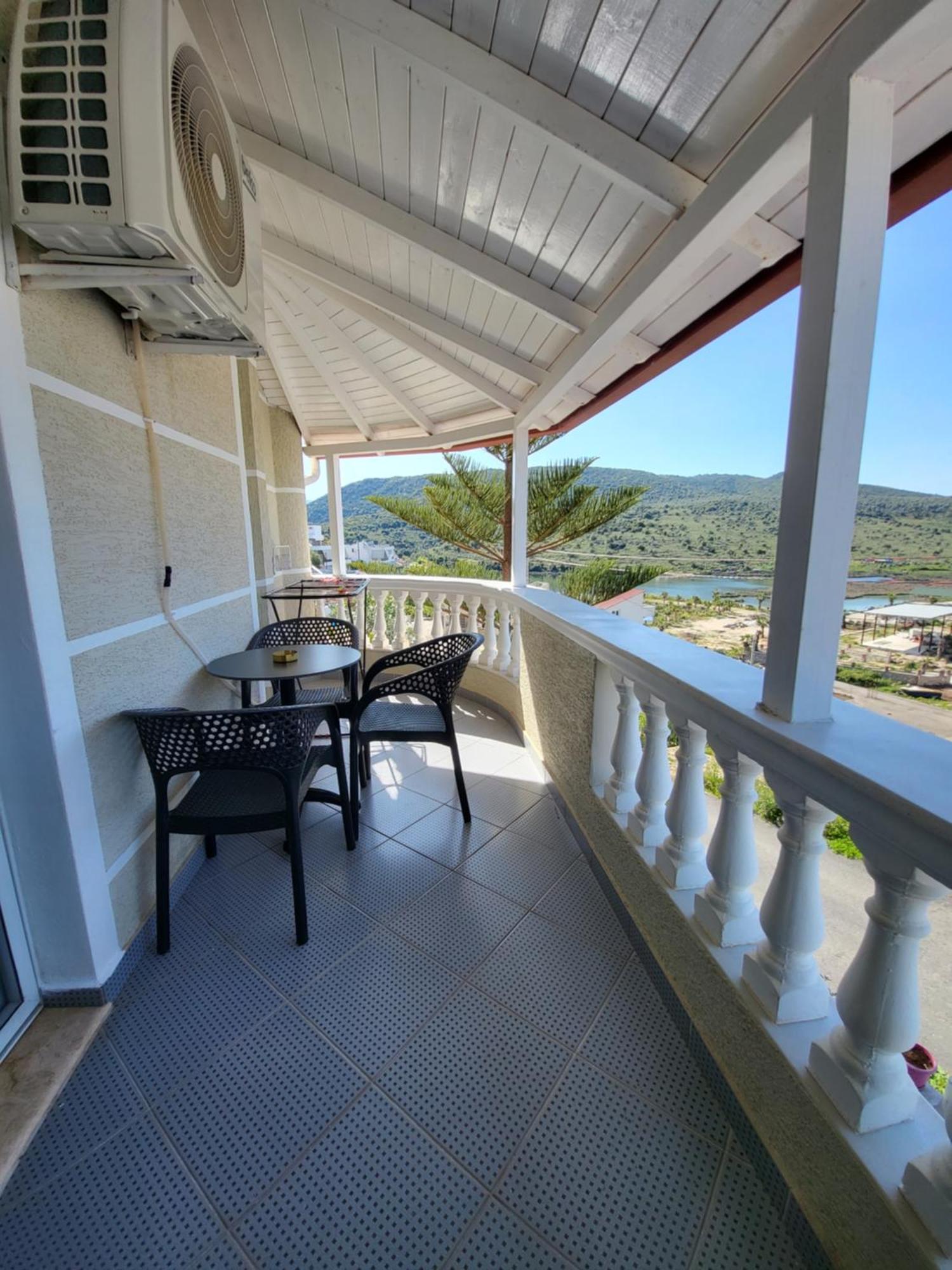 Villa Sarti Ксамил Стая снимка